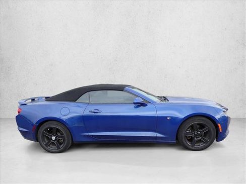 Used 2020 Chevrolet Camaro LT RWD image 13