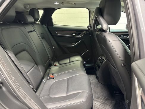 Used 2023 Jaguar F-PACE S AWD/4WD image 40