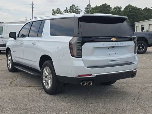 Used 2026 Chevrolet Suburban Premier AWD/4WD image 3