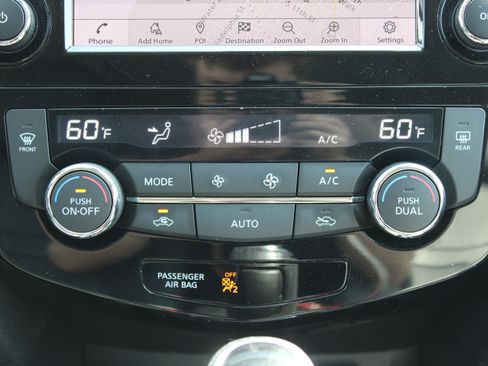 Used 2019 Nissan Rogue SL w/ Premium Package AWD/4WD image 18