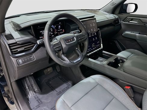 Used 2026 GMC Acadia AT4 w/ Luxury Package image 9