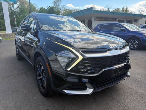 Used 2023 Kia Sportage EX AWD/4WD image 3