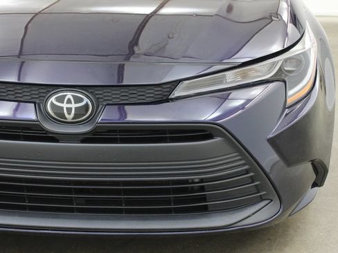 Used 2023 Toyota Corolla LE FWD image 8