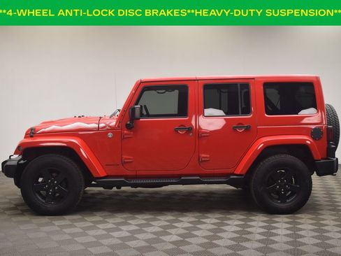 Used 2015 Jeep Wrangler Unlimited Sahara image 12