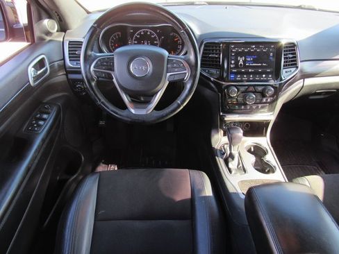 Used 2020 Jeep Grand Cherokee Altitude image 11