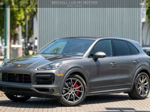 Used 2023 Porsche Cayenne GTS w/ Premium Package Plus image 9