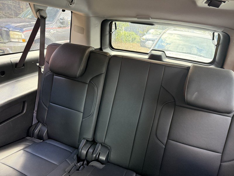 Used 2017 Chevrolet Suburban LT RWD image 11