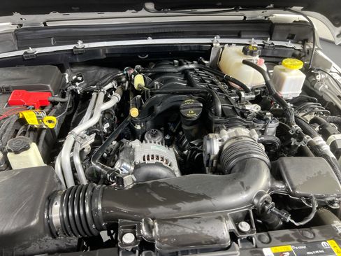 Used 2023 Jeep Gladiator Willys image 27