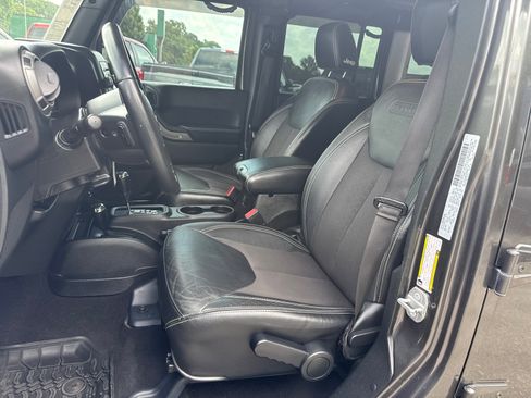 Used 2018 Jeep Wrangler Unlimited Sport AWD/4WD image 10
