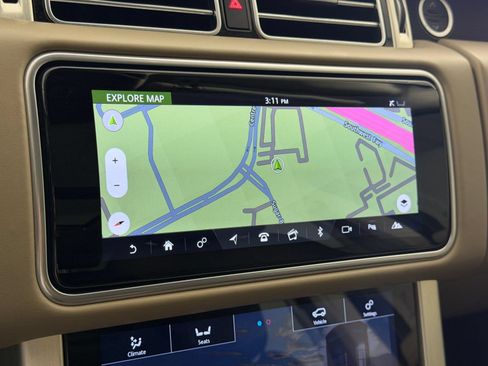 Used 2019 Land Rover Range Rover HSE AWD/4WD image 18