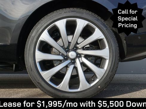 New 2025 Land Rover Range Rover Long Wheelbase SE image 33