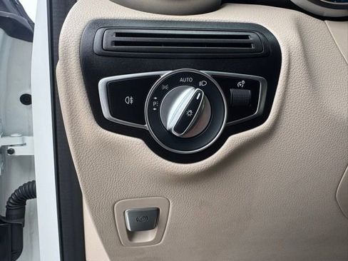 Used 2021 Mercedes-Benz GLC 300 4MATIC image 25