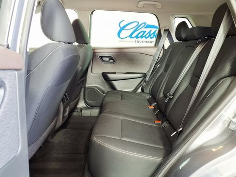 Used 2023 Nissan Rogue S FWD image 9