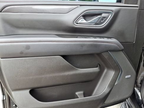 Used 2021 Chevrolet Suburban RST AWD/4WD image 14