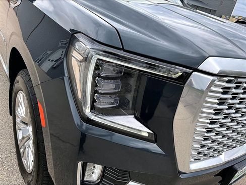 Used 2022 GMC Yukon Denali AWD/4WD image 32