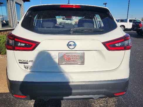 Used 2022 Nissan Rogue Sport S image 7