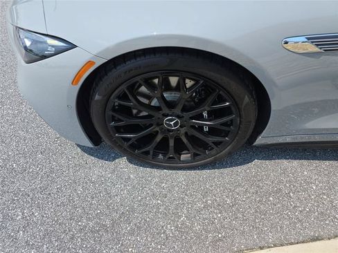 Used 2024 Mercedes-Benz SL 63 AMG 4MATIC image 11