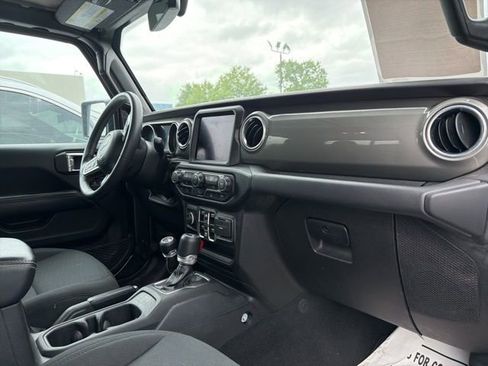 Used 2023 Jeep Gladiator Overland image 28