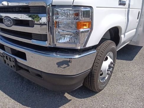 New 2027 Ford E-450 and Econoline 450 Super Duty w/ Power Equipment Group RWD image 9