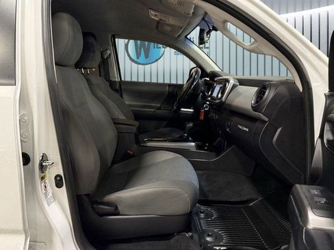 Used 2016 Toyota Tacoma SR5 image 6