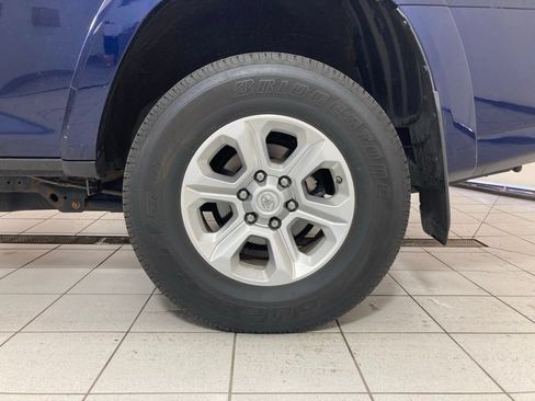 Used 2020 Toyota 4Runner SR5 AWD/4WD image 21