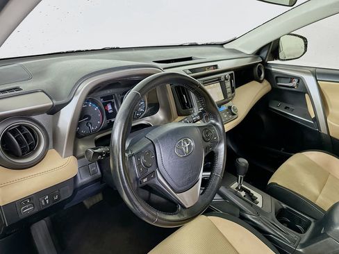 Used 2018 Toyota RAV4 XLE FWD image 10