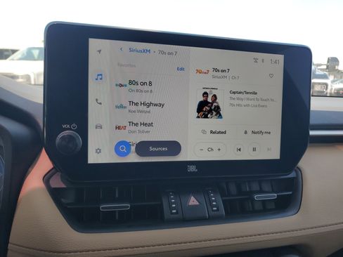 Used 2023 Toyota RAV4 Limited image 27