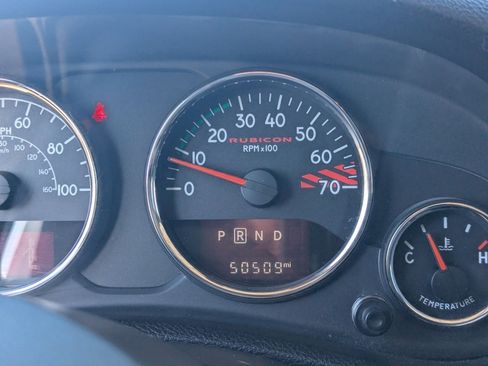 Used 2016 Jeep Wrangler Unlimited Rubicon image 32