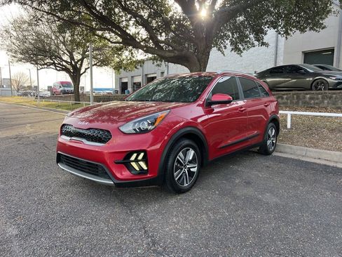 Used 2022 Kia Niro LXS image 3