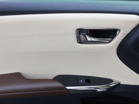 Used 2018 Toyota Avalon XLE Premium image 34