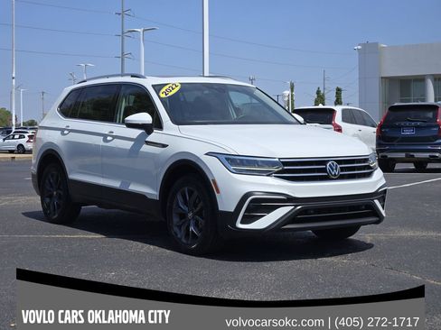 Used 2022 Volkswagen Tiguan SE FWD image 2