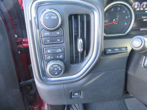 Used 2020 Chevrolet Silverado 1500 LTZ w/ LTZ Premium Package AWD/4WD image 10