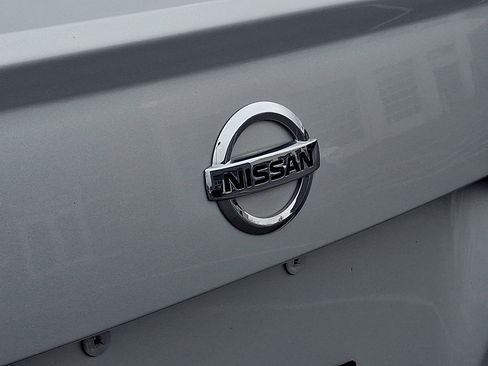 Used 2021 Nissan Versa SV FWD image 29