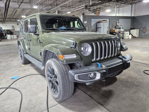 Used 2022 Jeep Wrangler Unlimited Sahara AWD/4WD image 23