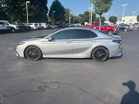 Used 2022 Toyota Camry XSE w/ Navigation Upgrade Package FWD image 2