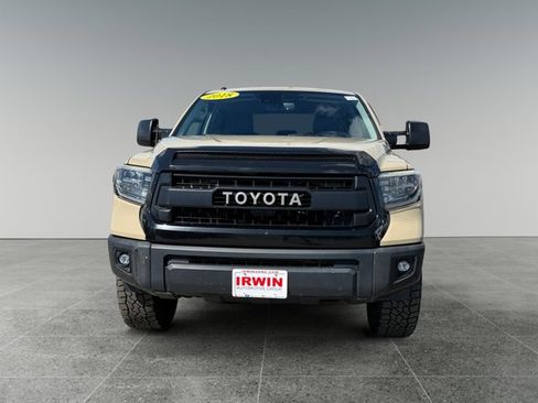 Used 2018 Toyota Tundra SR5 w/ TRD Off Road Package AWD/4WD image 9
