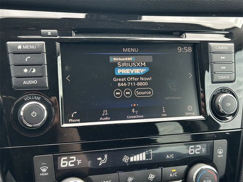 Used 2020 Nissan Rogue Sport SV image 30