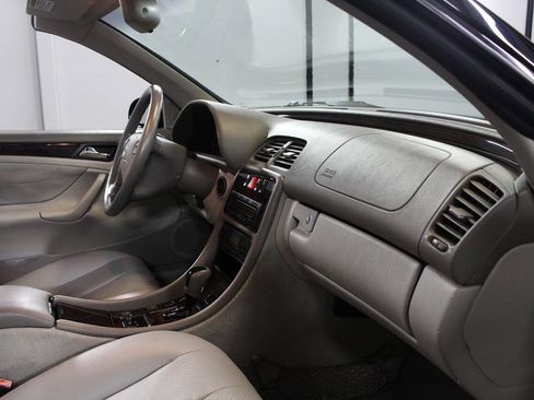 Used 2001 Mercedes-Benz CLK 320 Cabriolet image 20