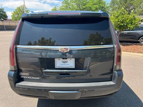 Used 2020 Cadillac Escalade Platinum AWD/4WD image 4