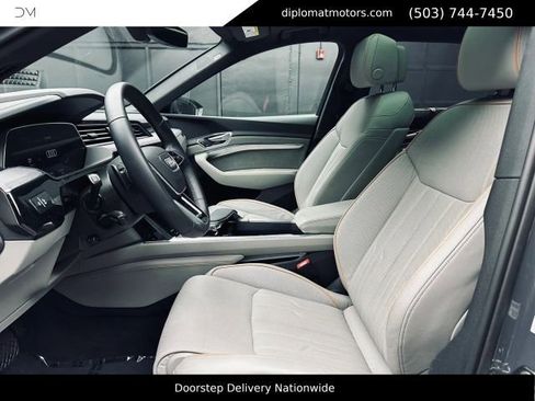 Used 2024 Audi Q8 e-tron Prestige AWD/4WD image 18