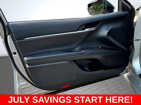 Used 2022 Toyota Camry SE FWD image 21