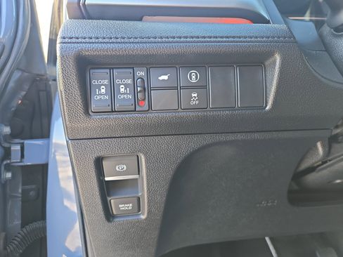 Used 2023 Honda Odyssey Sport image 16