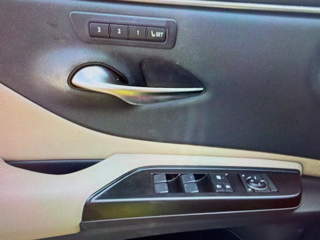 Used 2019 Lexus ES 350 w/ Premium Package FWD image 12