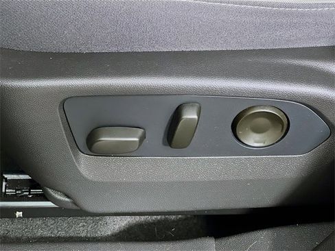 Used 2021 Buick Envision Essence w/ Technology Package I image 11