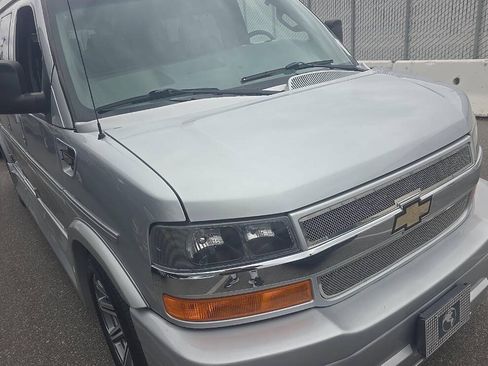 Used 2016 Chevrolet Express 2500 RWD image 6