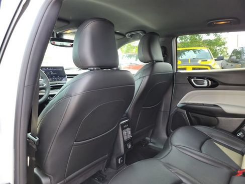 Certified 2023 Jeep Compass Limited AWD/4WD image 22