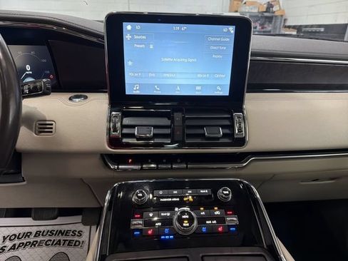 Used 2019 Lincoln Navigator Reserve AWD/4WD image 16