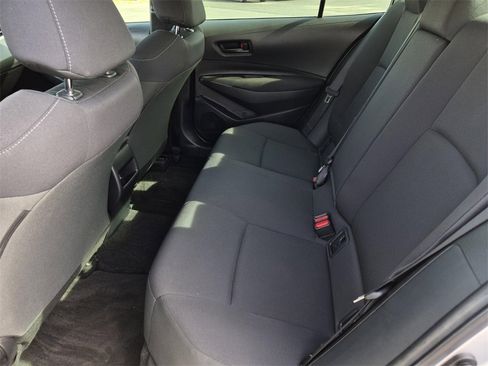 Used 2022 Toyota Corolla LE image 28
