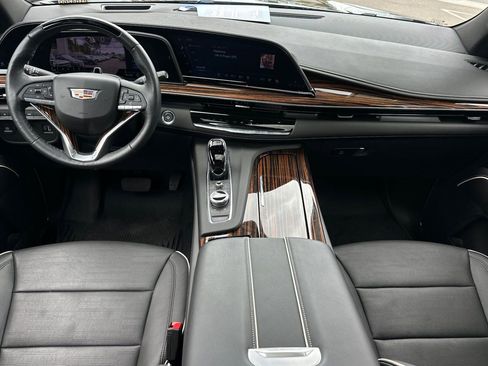Used 2023 Cadillac Escalade Premium Luxury AWD/4WD image 12