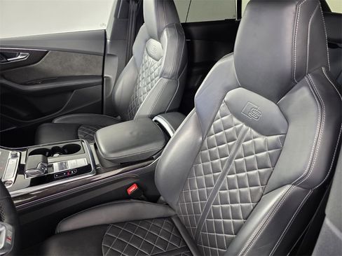 Used 2021 Audi SQ8 Prestige image 11